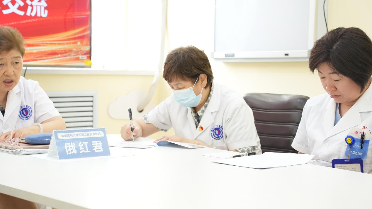 【学术交流进行时】北京大咖俄红君教授亲诊!诊室外排起长龙，内蒙、吉林家长千里奔赴只为她!