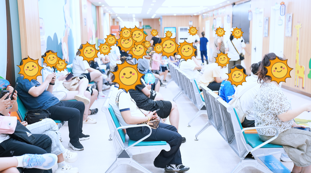 首都医科大学附属北京安贞医院俄红君教授莅临我院，跨省家长组团求诊，为儿童健康护航!